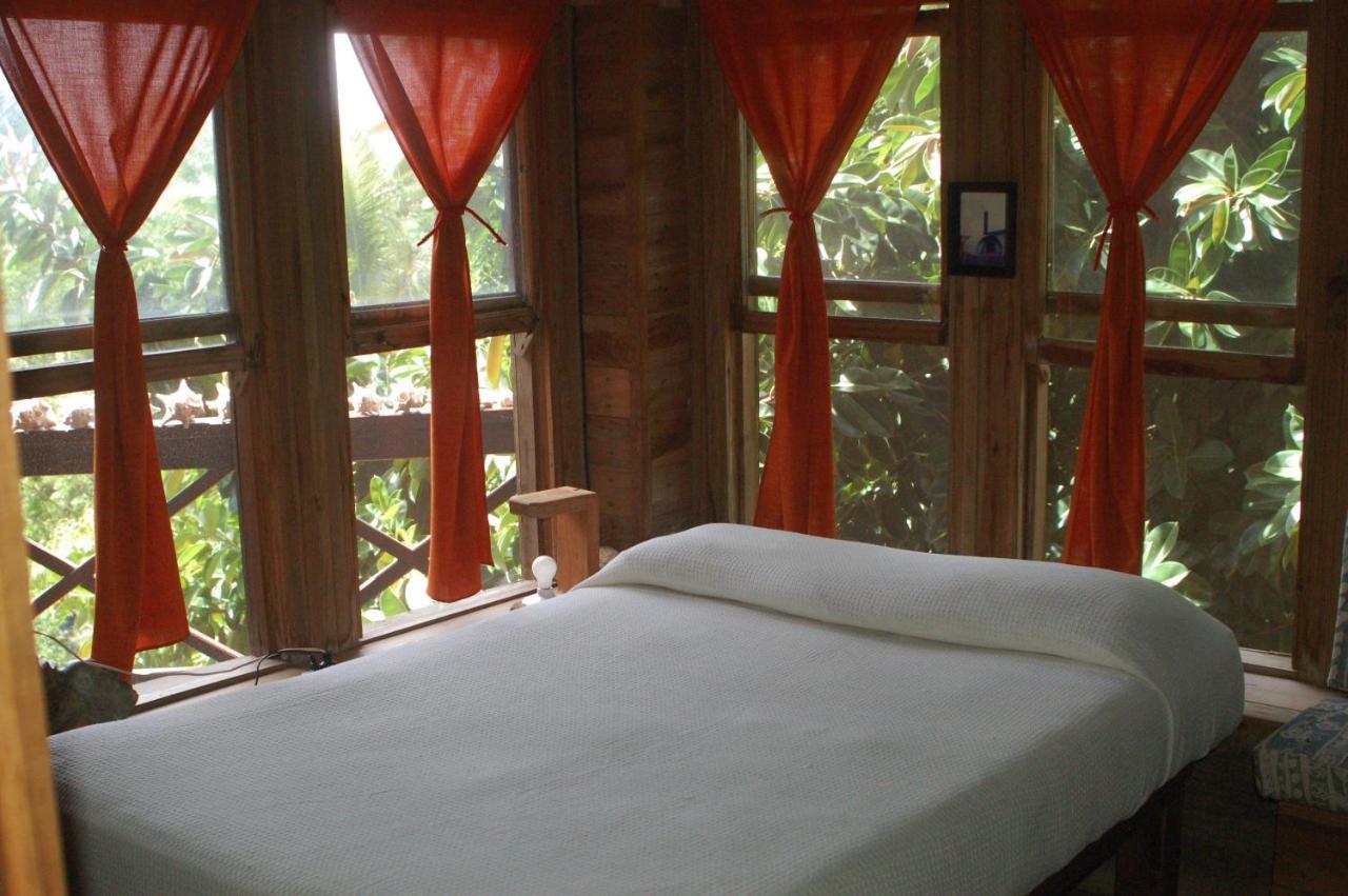 Roatan Bed & Breakfast Apartments West End Esterno foto