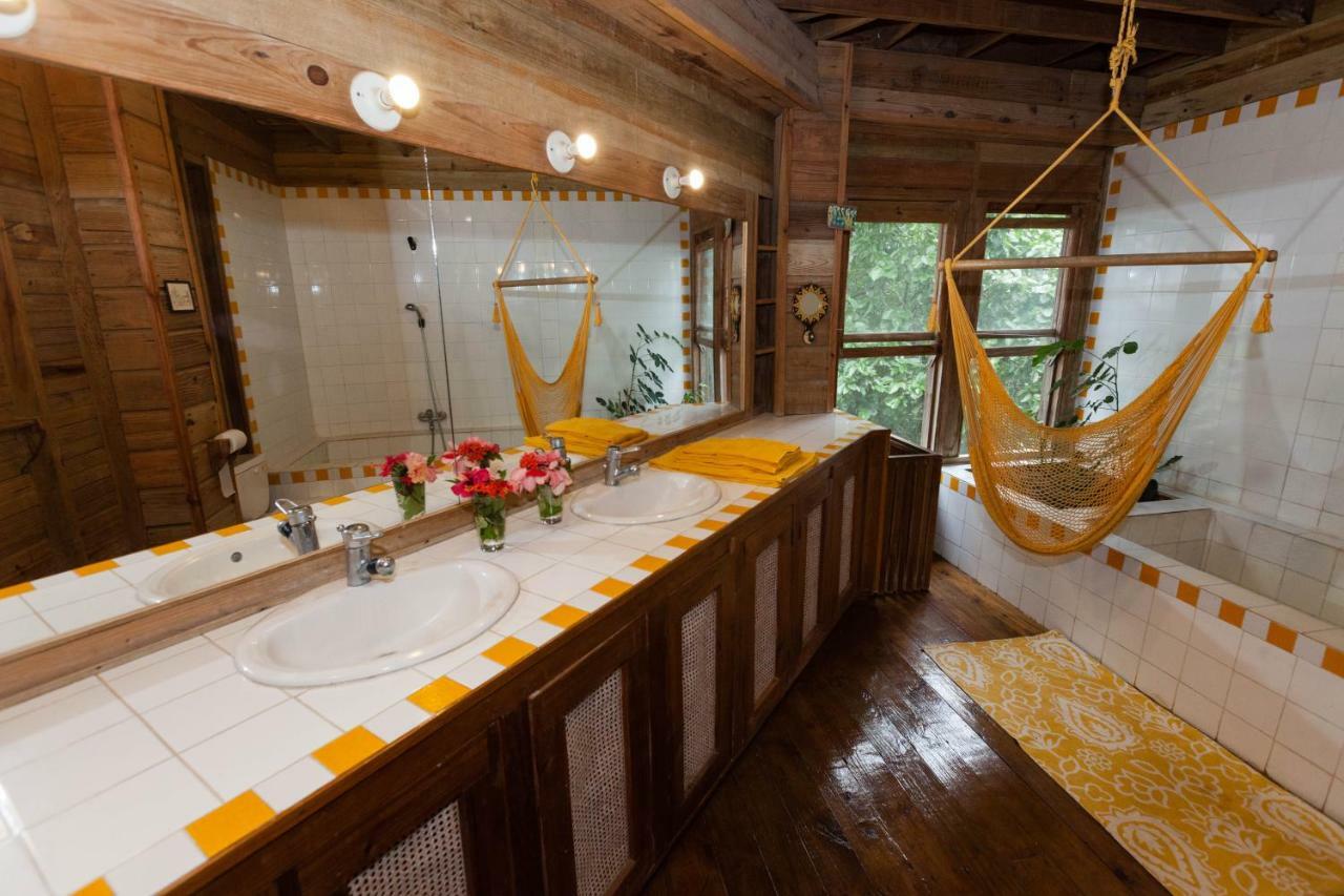 Roatan Bed & Breakfast Apartments West End Esterno foto